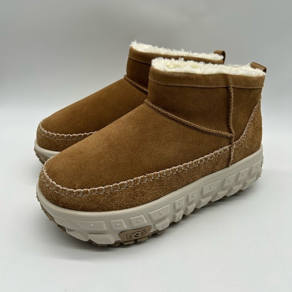 UGG Chestnut Suede Platform Booties Women 10 / Men 9 New without Box - Picture 4 of 7